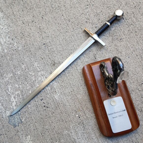 Hanwei Miniature German Hand-and-a-half Sword 13th Century Letter Opener Holder - Picture 8 of 8
